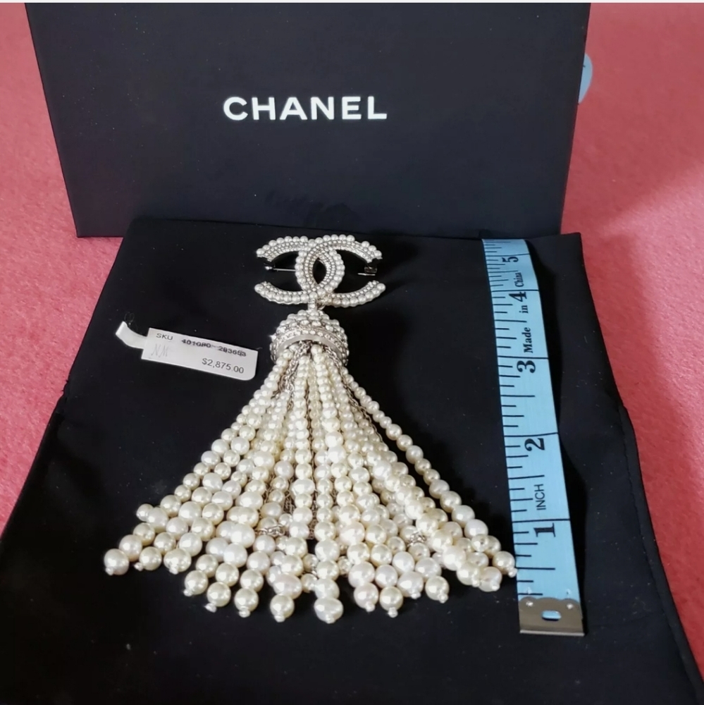 Chanel pearl statement  brooch - Picture 11 of 12